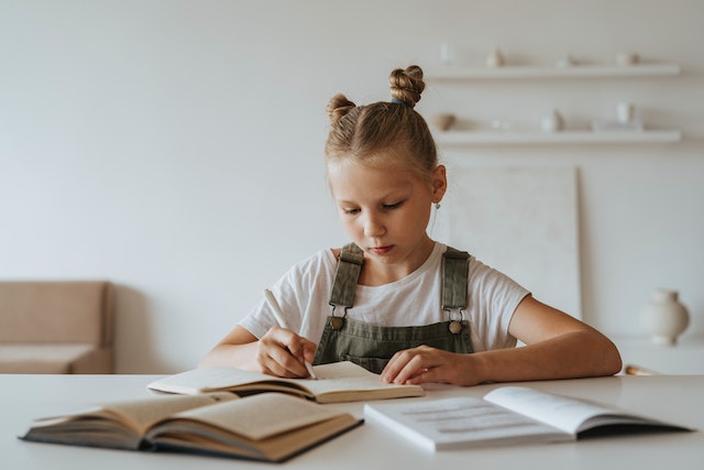 Exploring the Benefits of Online Course for IGCSE English Tests 3 english study 5