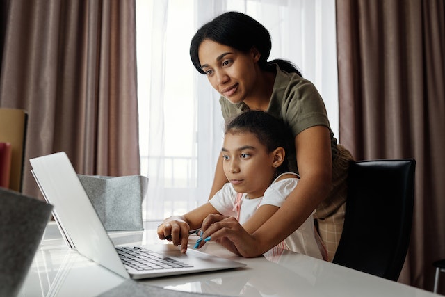 Unlocking Academic Success: Embracing the Benefits of Online Sixth-Form Courses 3 kids study 6