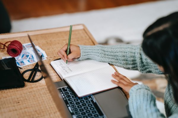 Embracing the Digital Future: Excelling in the Age of Online Schooling