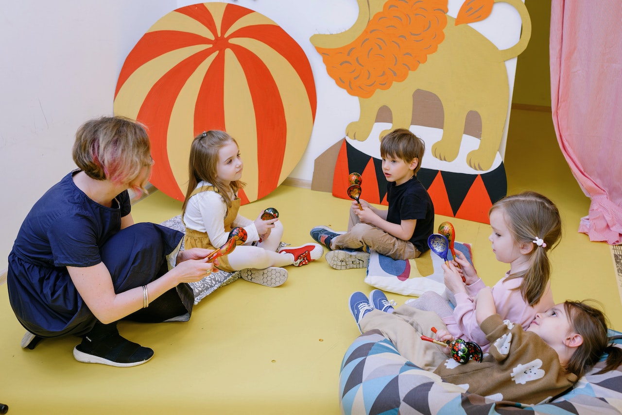 Unravelling the Online School Puzzle: Does it Really Cost Money in Good Ol’ Britain?