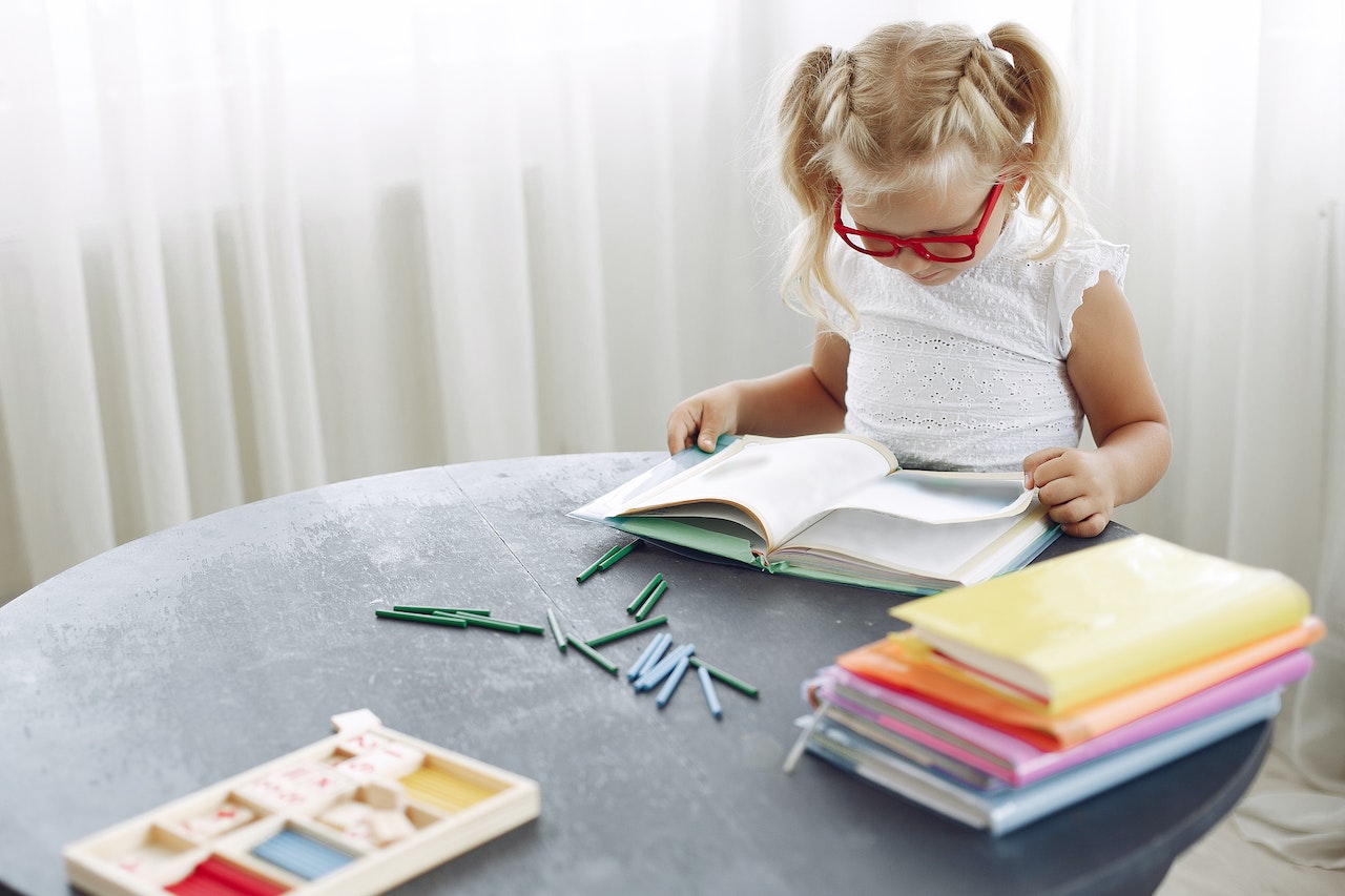 Adapting to the Digital Classroom: A Comprehensive Guide for Teaching the Key Stage 3 Curriculum Online