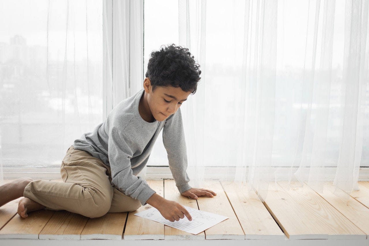Accelerating through Academia: Graduating Early via Online Schooling